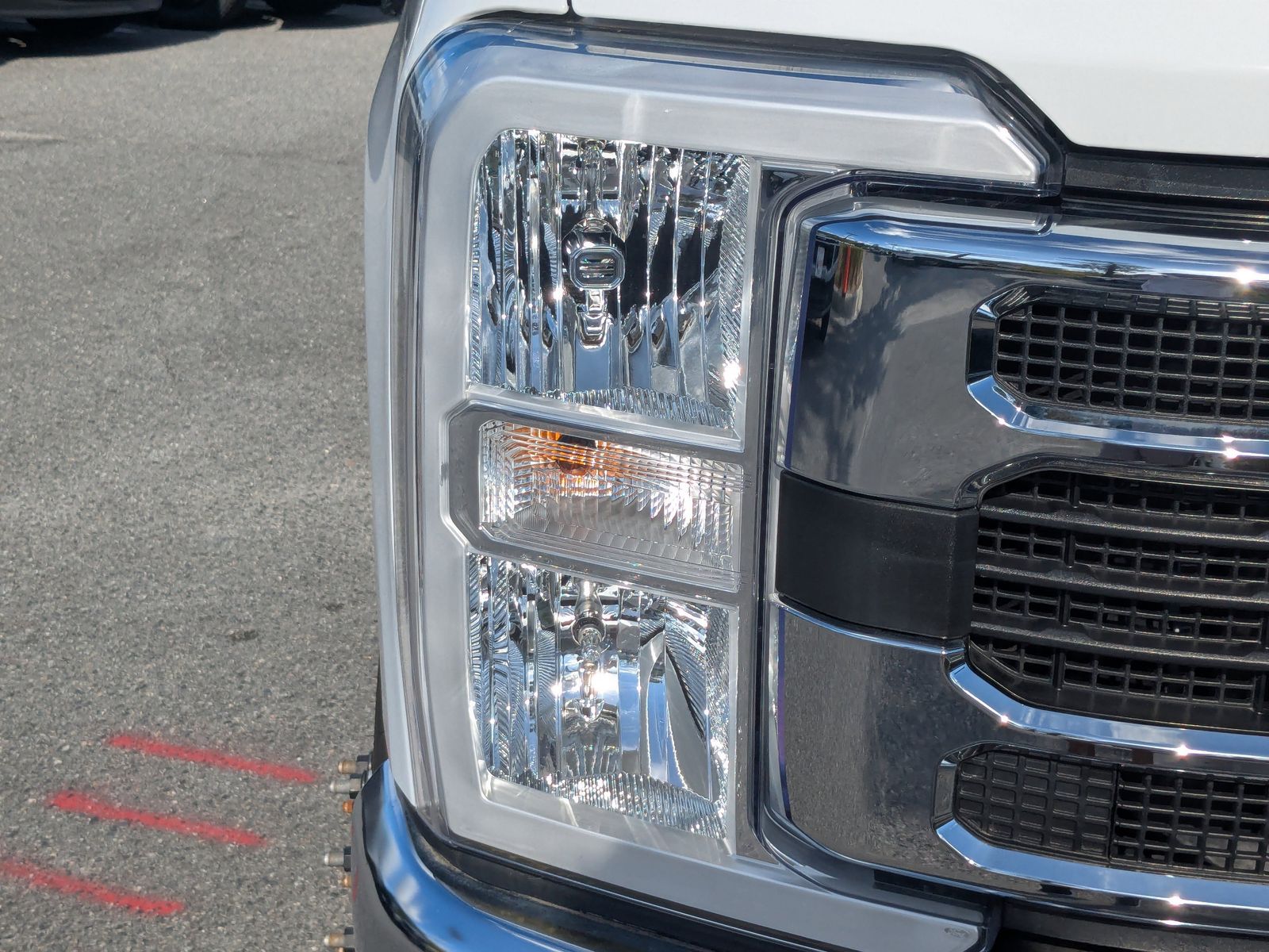 2024 Ford F-350 Super Duty Chassis Cab XL - Photo 11