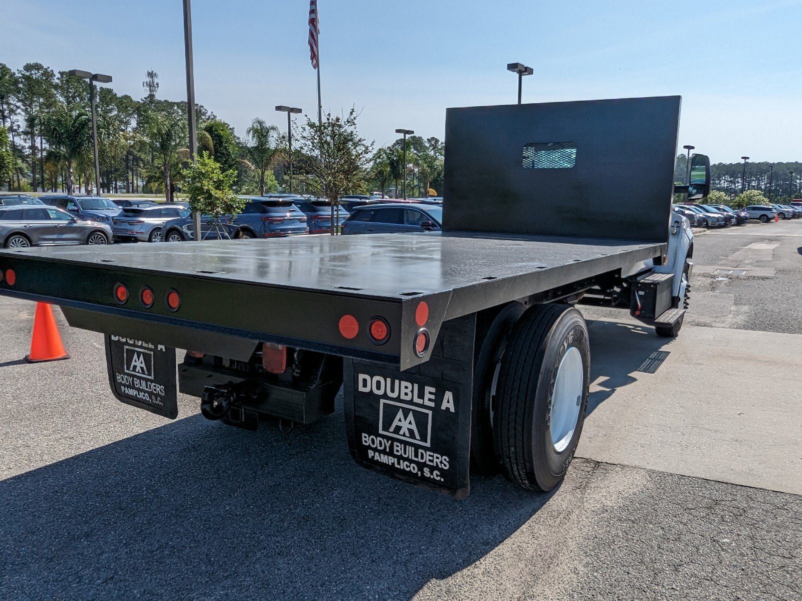 2024 Ford F-650 Base photo 3