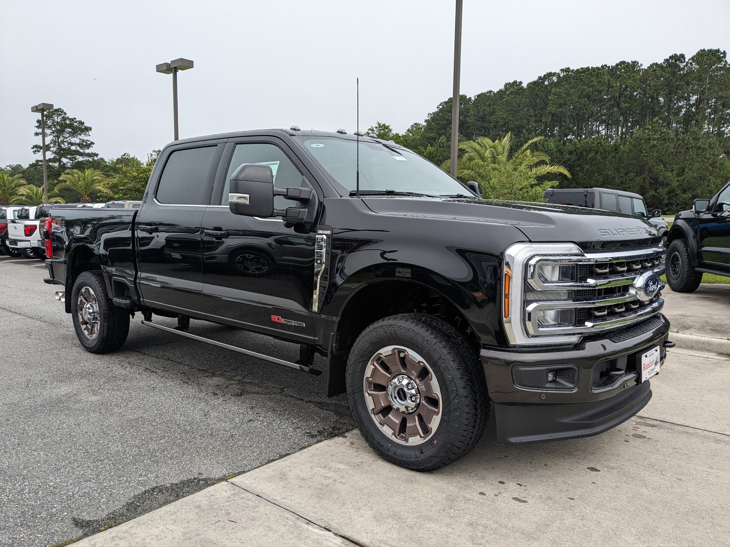 2025 Ford F-350 King Ranch photo 2