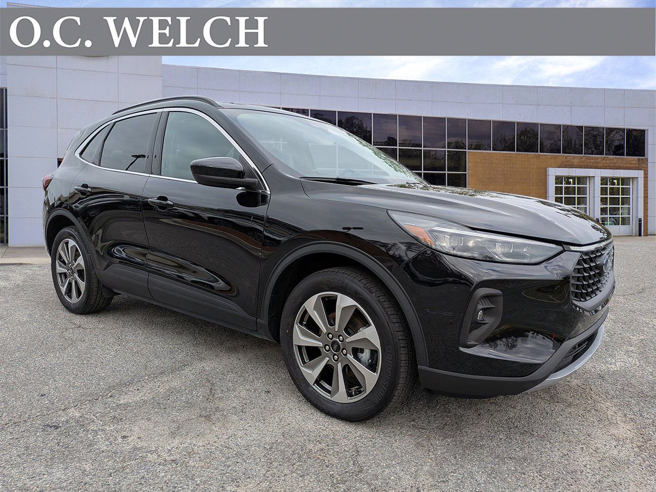 2025 Ford Escape Platinum's photo