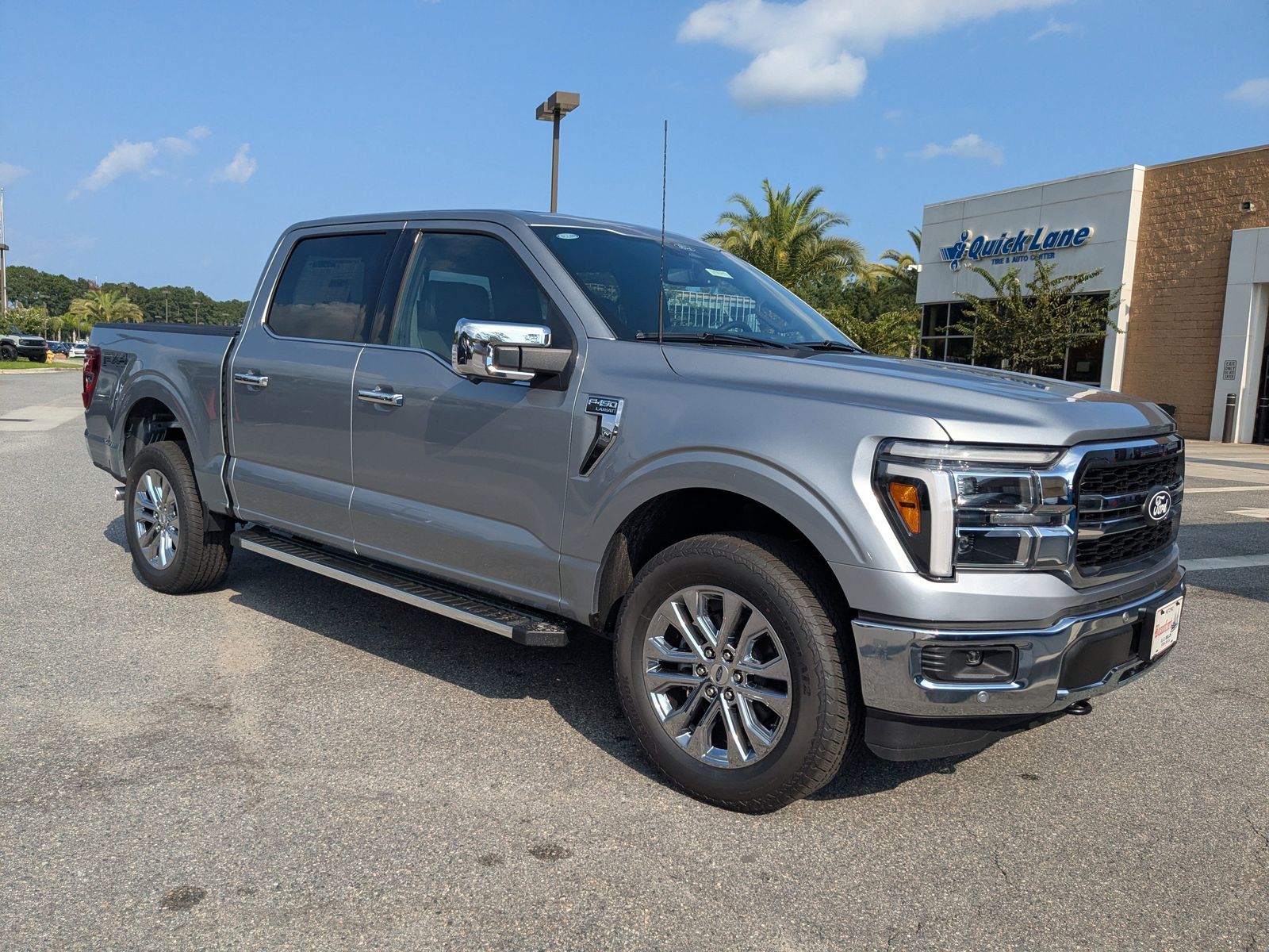 2025 Ford F-150 Lariat photo 2