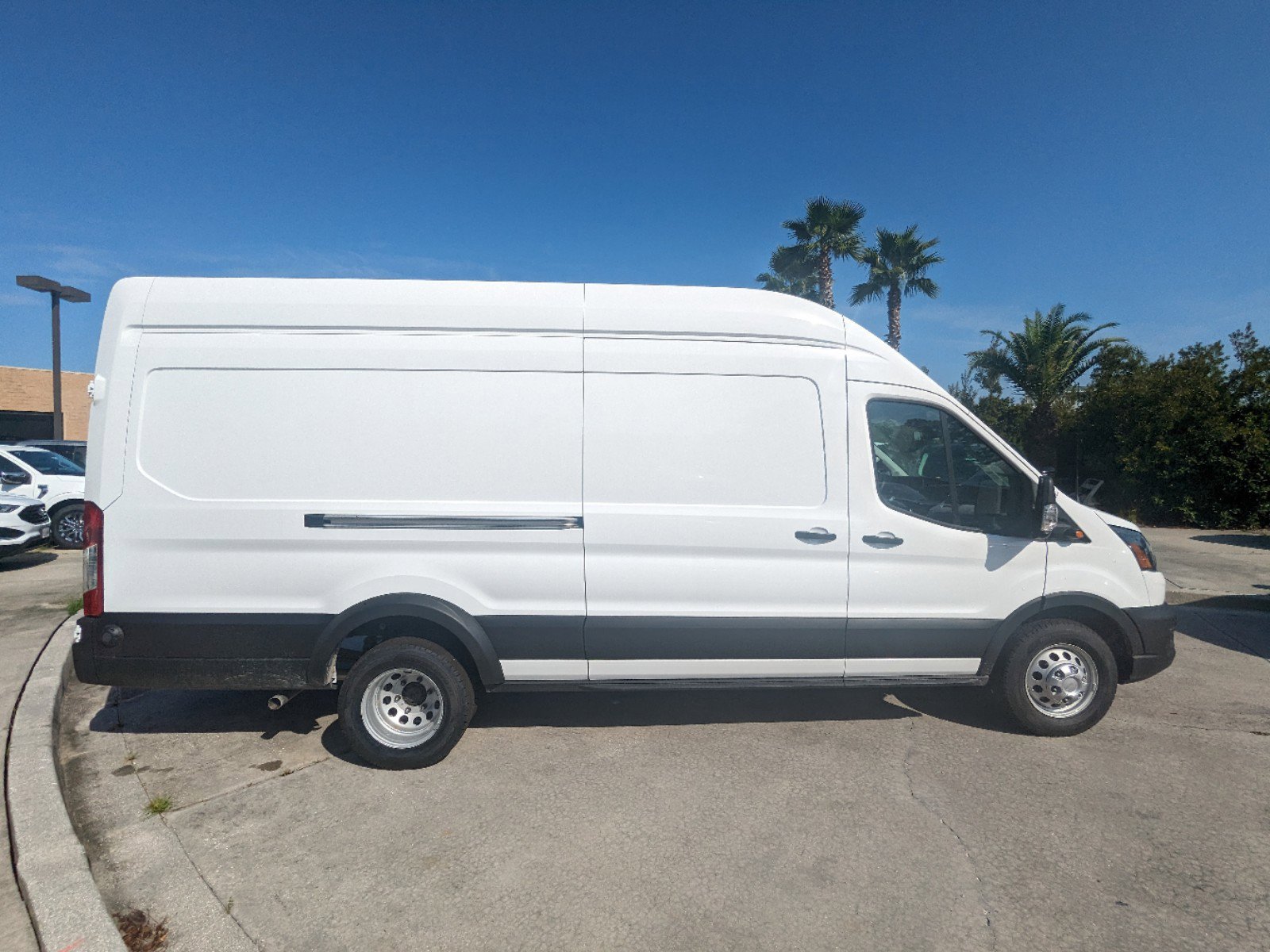 2024 Ford Transit photo 3