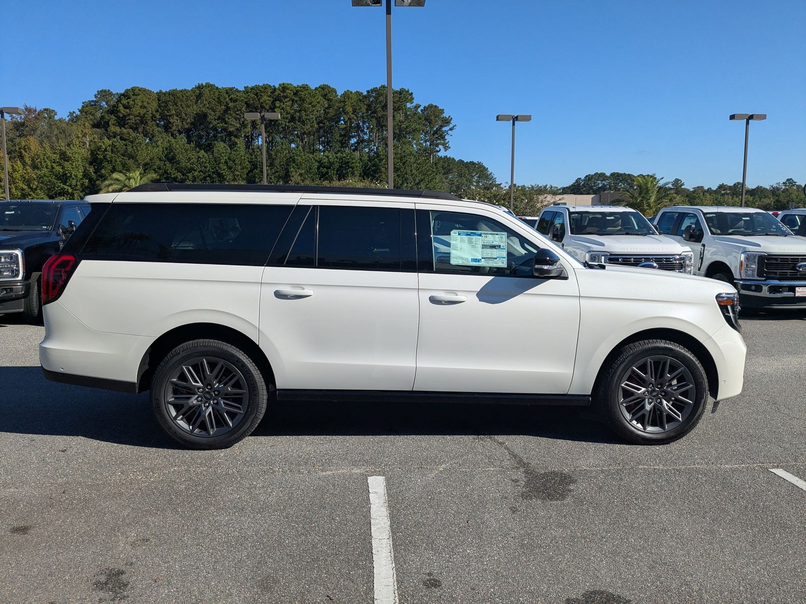 2025 Ford Expedition MAX Platinum photo 3