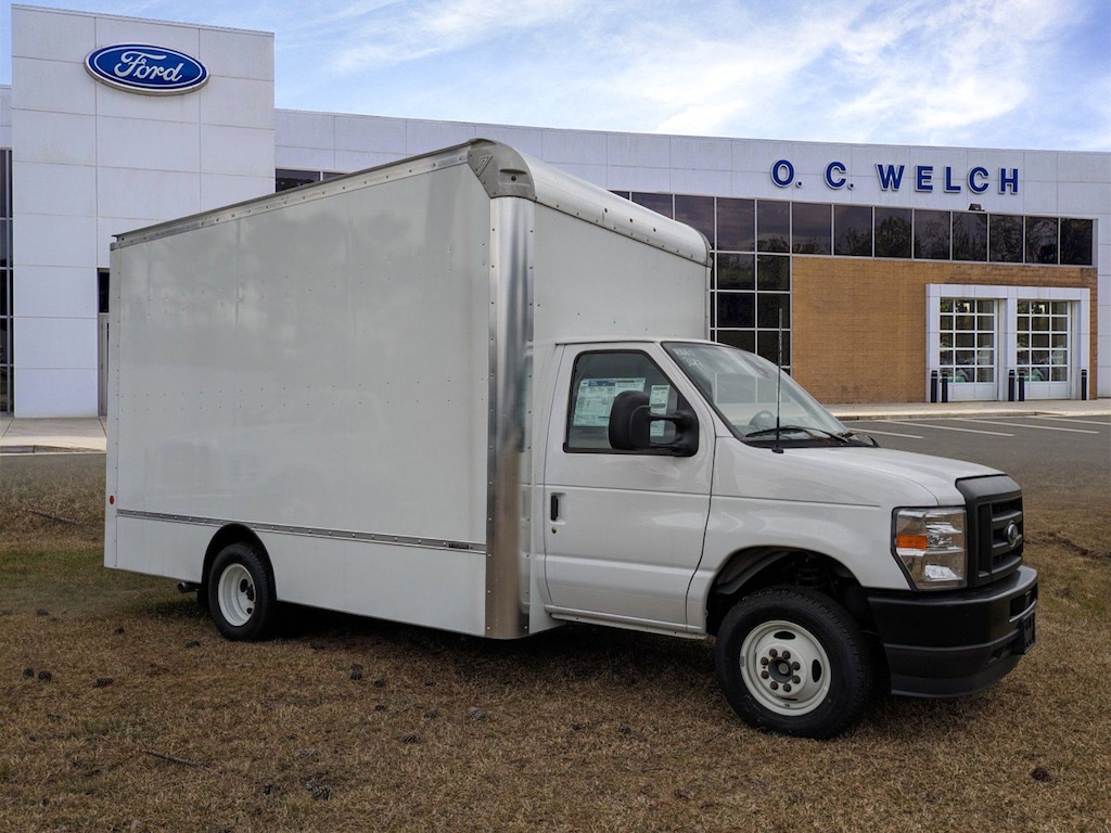 New 2024 Ford E-450 Cutaway Base Cab/Chassis