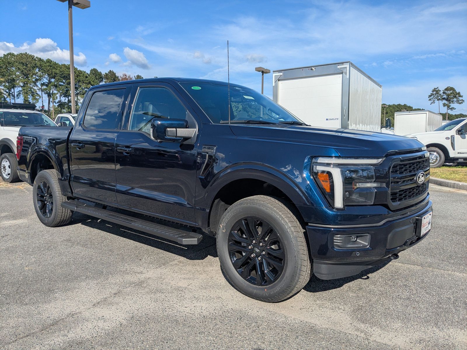 2025 Ford F-150 Lariat photo 2