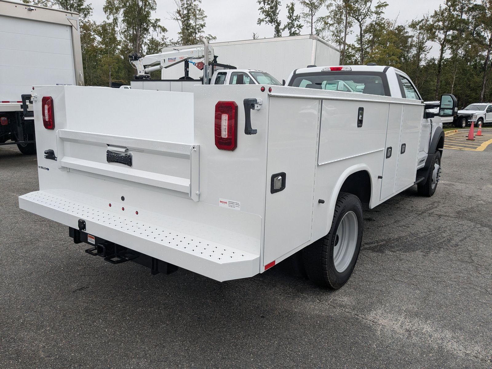 2025 Ford F-550 XL photo 3