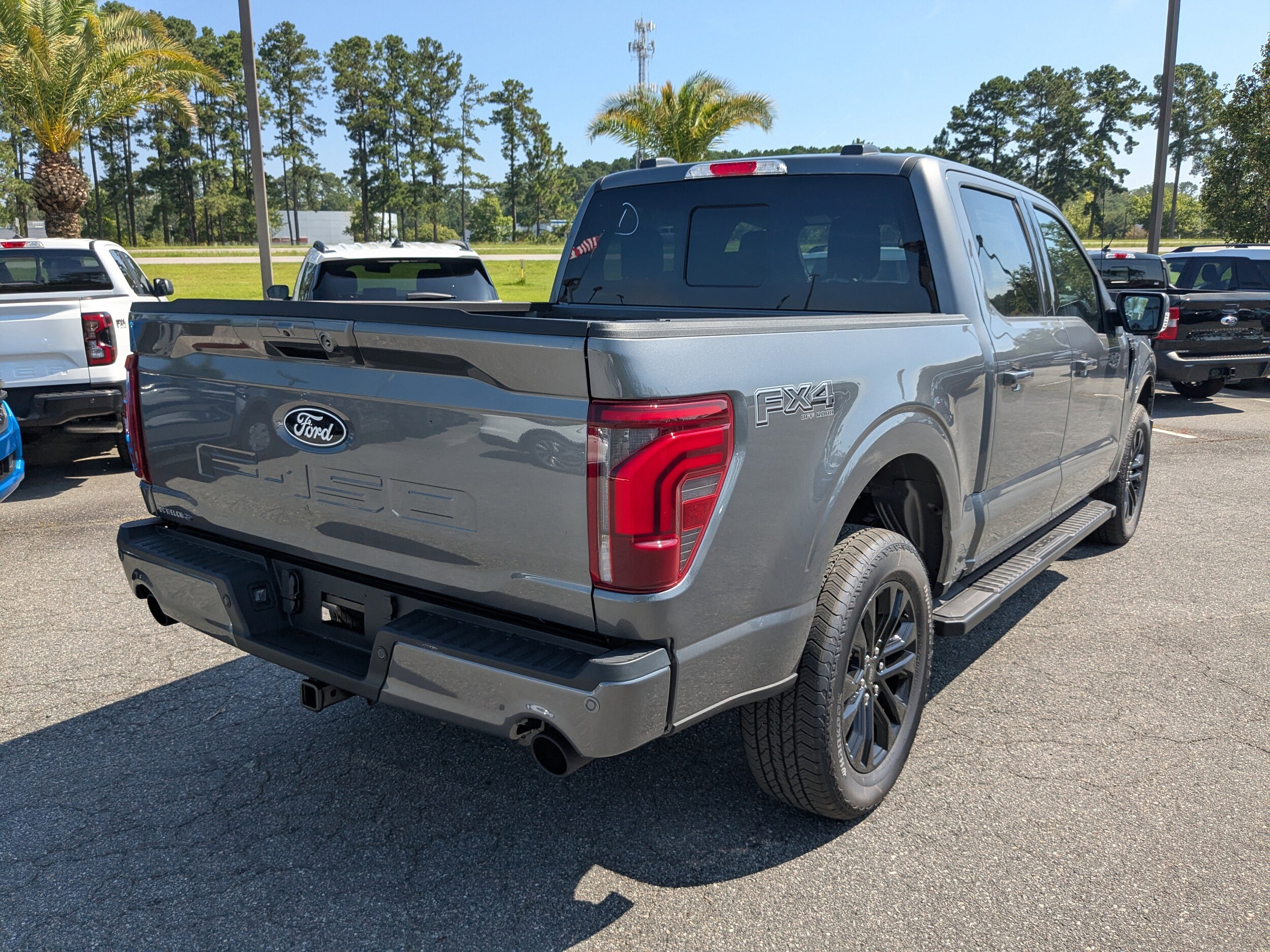 2025 Ford F-150 Lariat photo 4