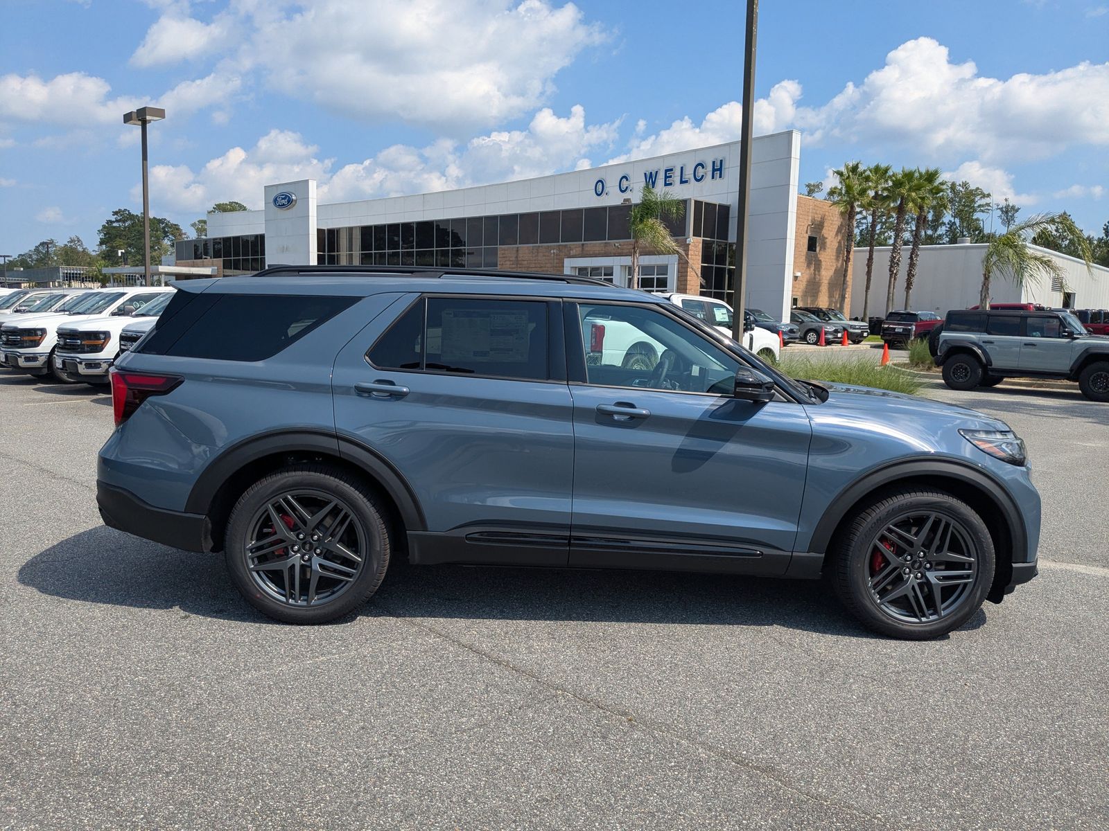 2025 Ford Explorer ST photo 2