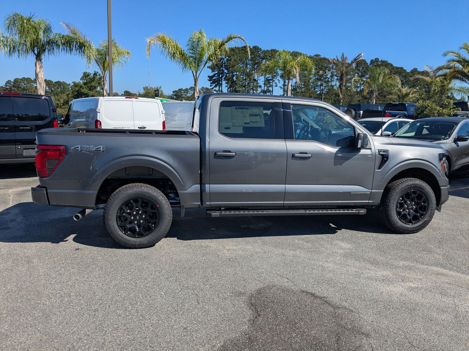 2025 Ford F-150 XLT photo 2