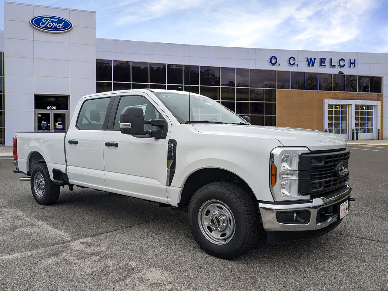 2025 Ford F-250 Super Duty XL's photo