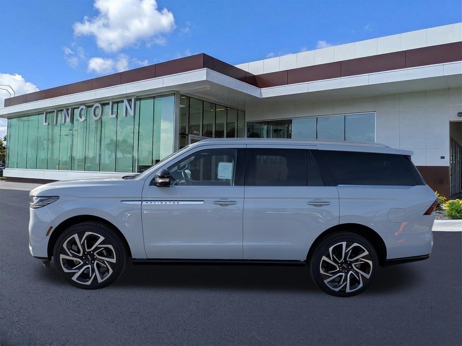 2026 Lincoln Navigator Reserve - Photo 7
