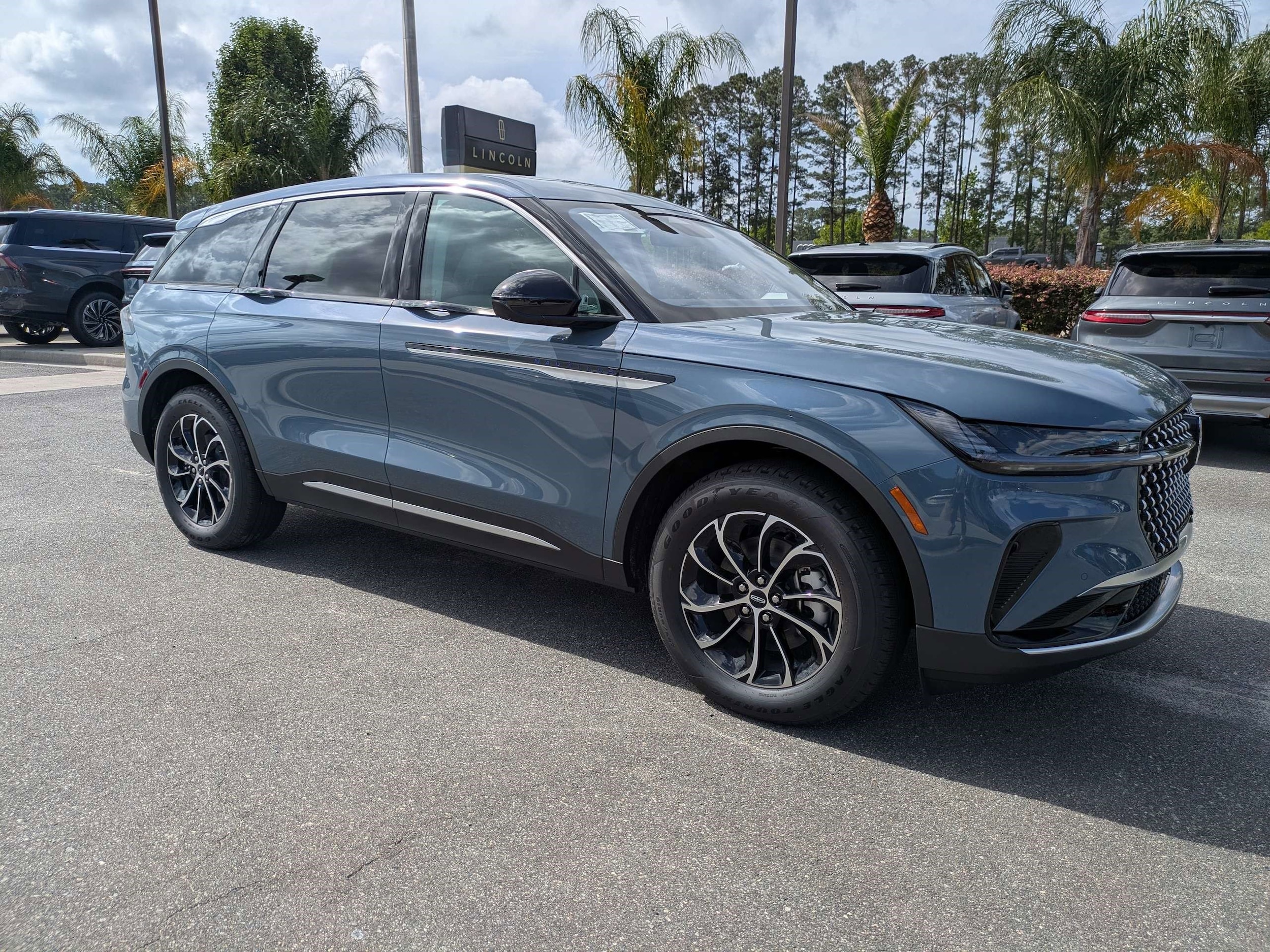 2026 Lincoln Nautilus Premiere AWD's photo