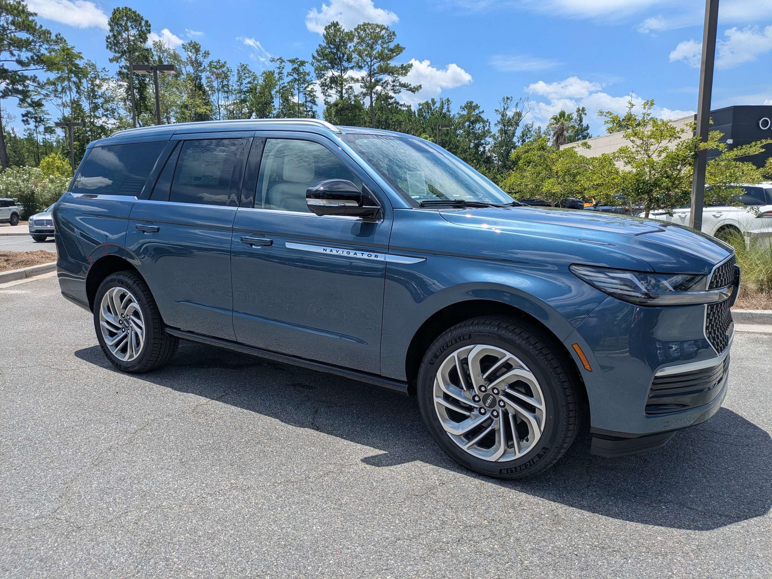 2027 Lincoln Navigator 
