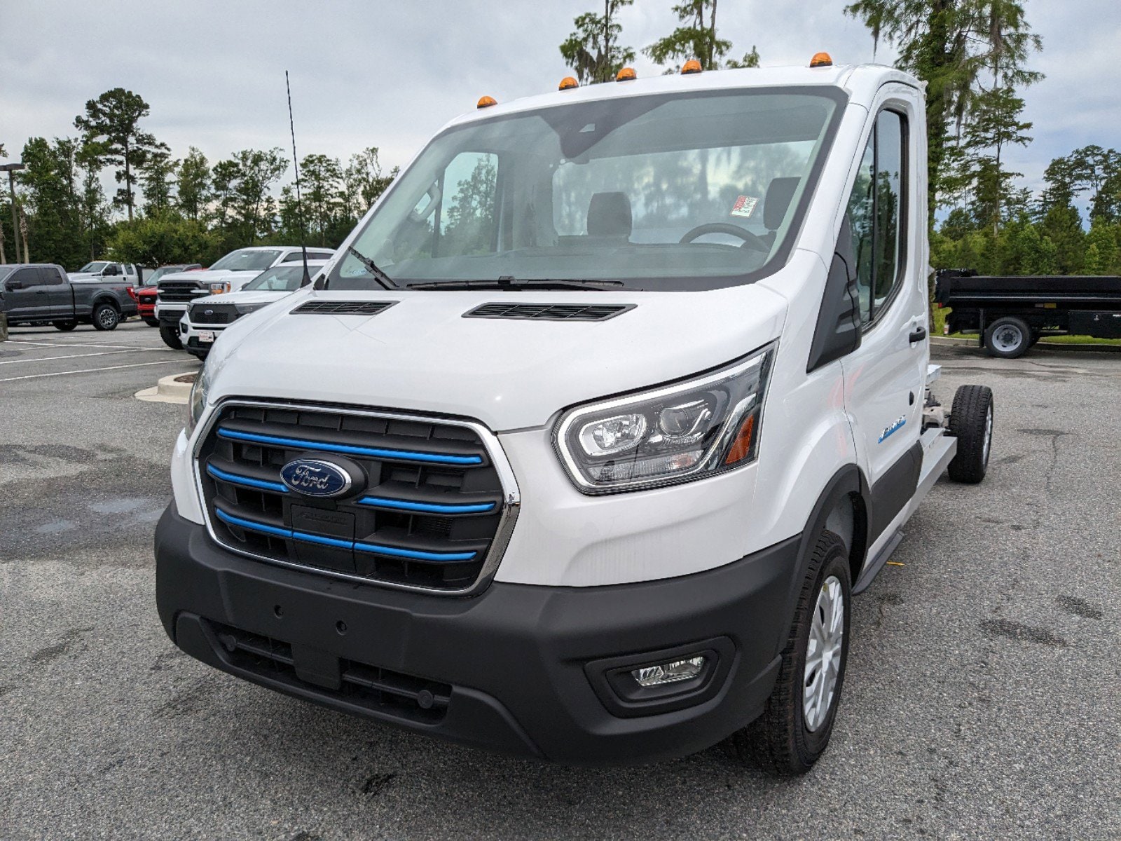 Used 2022 Ford Transit Cutaway  with VIN 1FDBW5PK2NKA00164 for sale in Hardeeville, SC