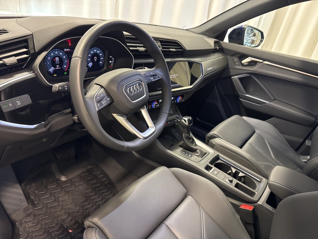 2024 Audi Q3 Premium photo 3