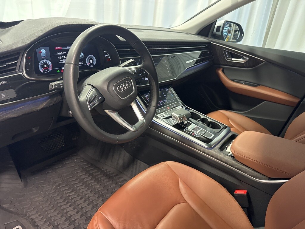 2022 Audi Q8 55 Premium photo 3