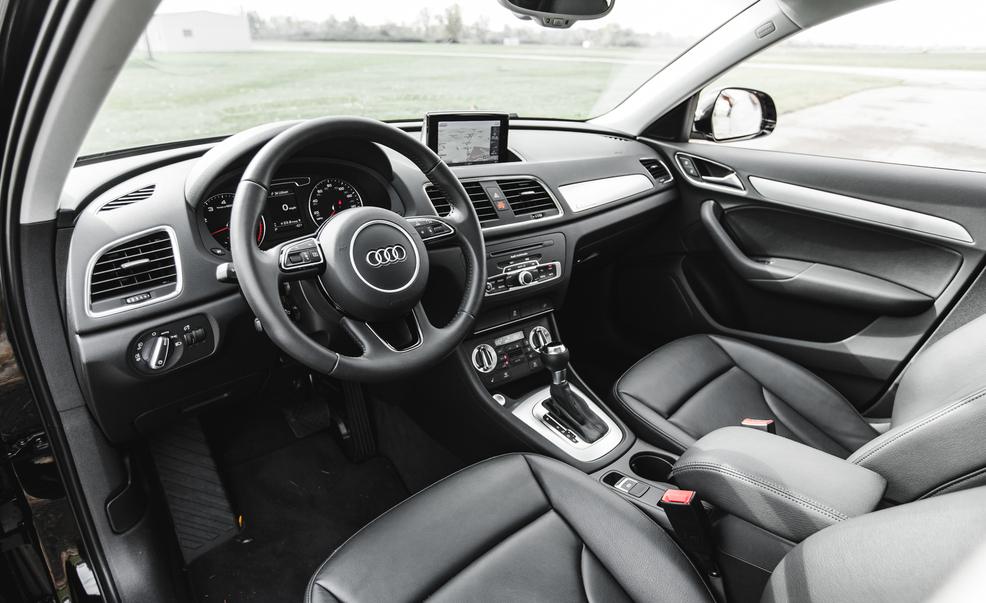 audi q3 black interior