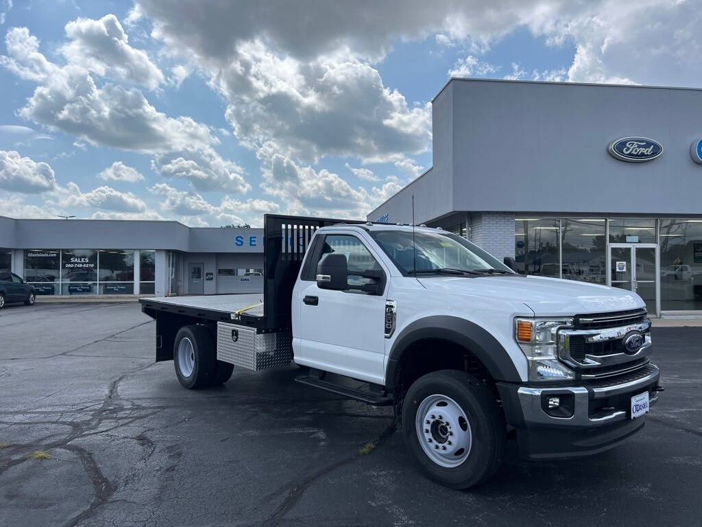 2022 Ford F-600 photo 2