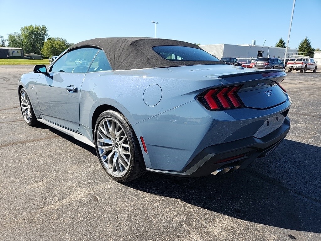2024 Ford Mustang GT Premium Convertible photo 2
