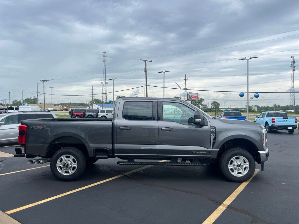 2026 Ford F-350 Super Duty XLT - Photo 8