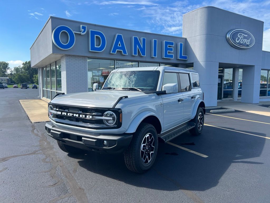 2026 Ford Bronco Outer Banks SUV