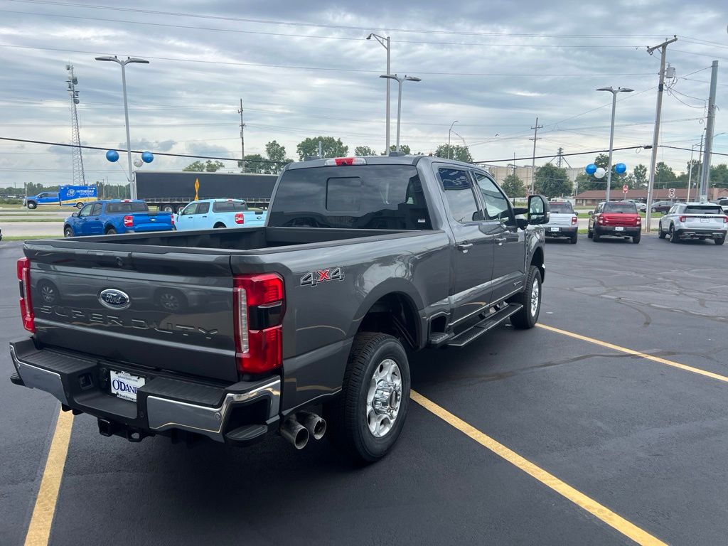 2026 Ford F-350 Super Duty XLT - Photo 7