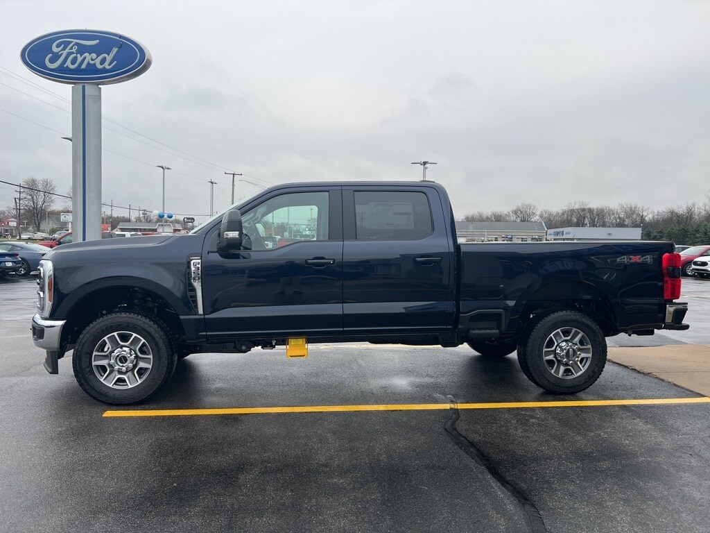 2025 Ford F-350 photo 4