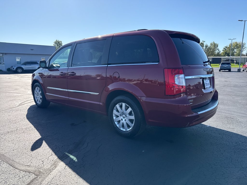 Used 2014 Chrysler Town & Country Touring with VIN 2C4RC1BG9ER382315 for sale in New Haven, IN
