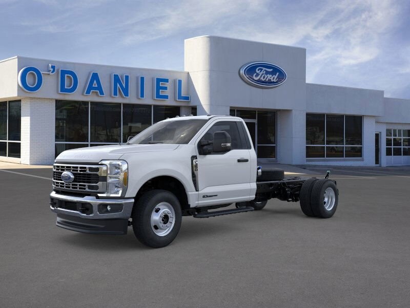 2026 Ford F-350 photo 2