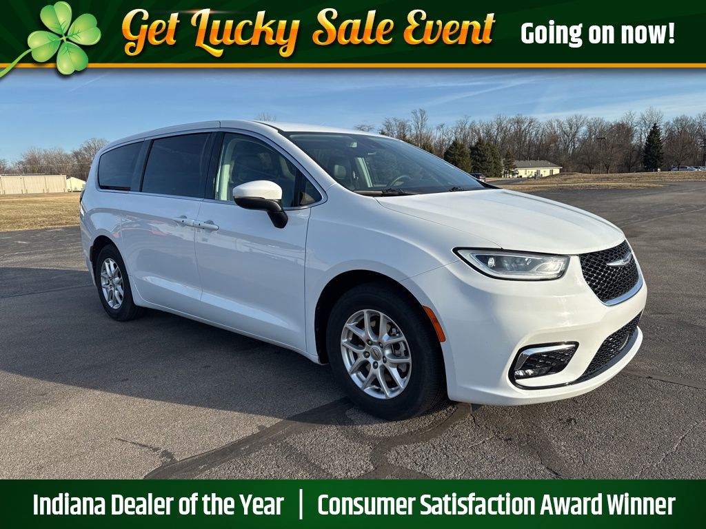 2023 Chrysler Pacifica Touring L