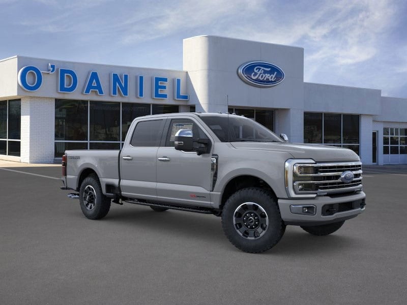 2026 Ford F-350 Super Duty Platinum's photo