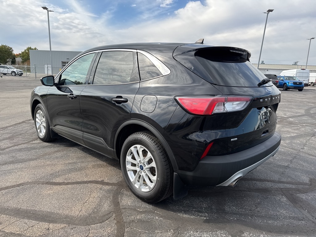 Used 2022 Ford Escape SE with VIN 1FMCU9BZ5NUA51572 for sale in New Haven, IN