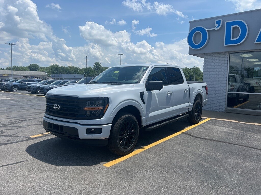 2025 Ford F-150 XLT photo 3