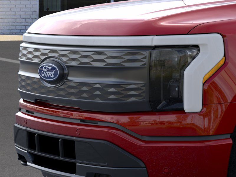 2025 Ford F-150 Lightning Lariat - Photo 17