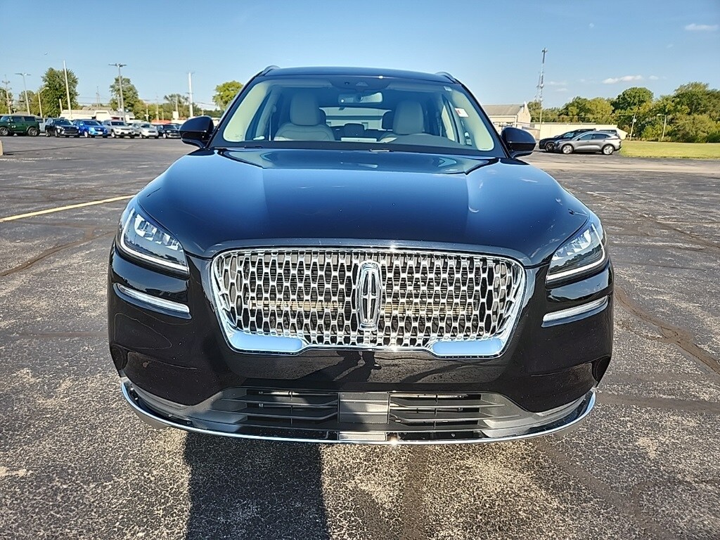 2022 Lincoln Corsair Standard photo 4