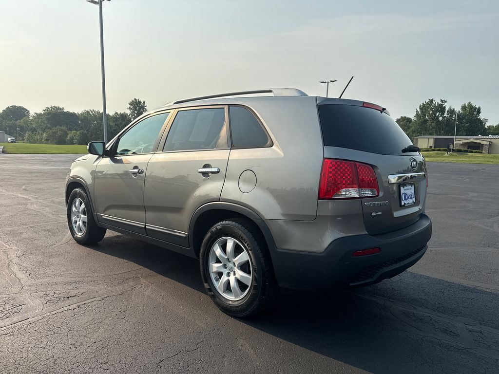 Used 2013 Kia Sorento LX with VIN 5XYKT4A25DG327405 for sale in New Haven, IN