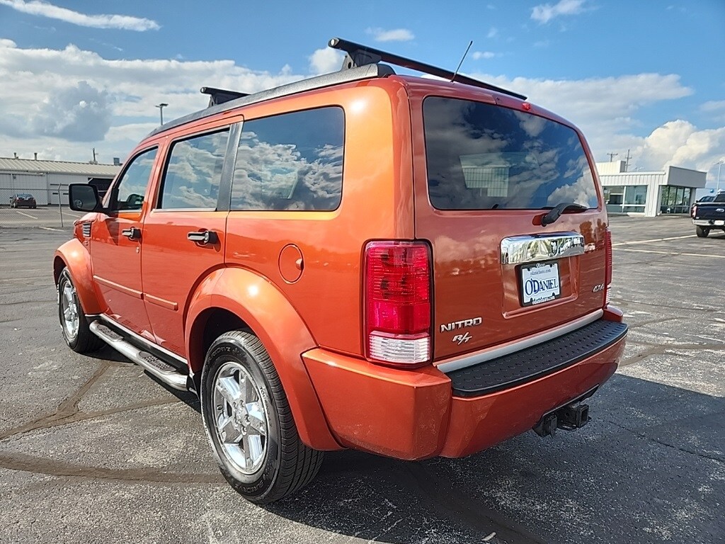2008 Dodge Nitro SXT photo 2