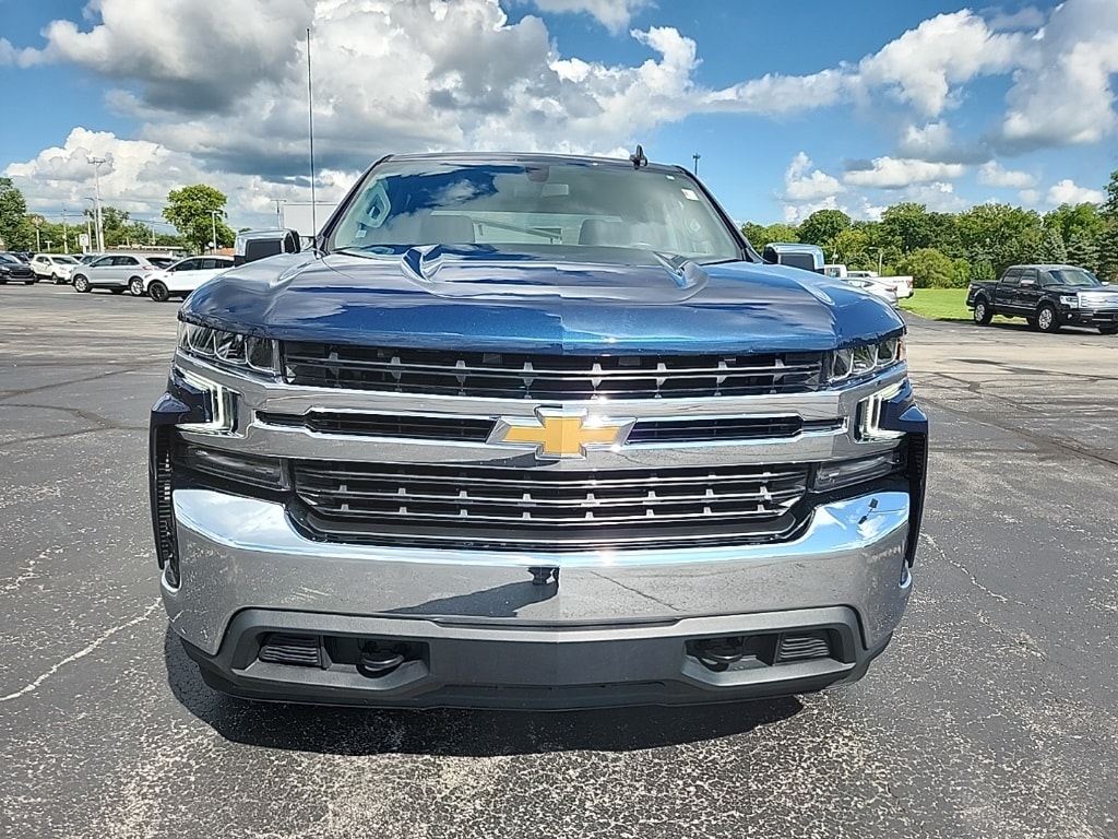 Used 2021 Chevrolet Silverado 1500 LT with VIN 3GCPYJEKXMG351815 for sale in New Haven, IN