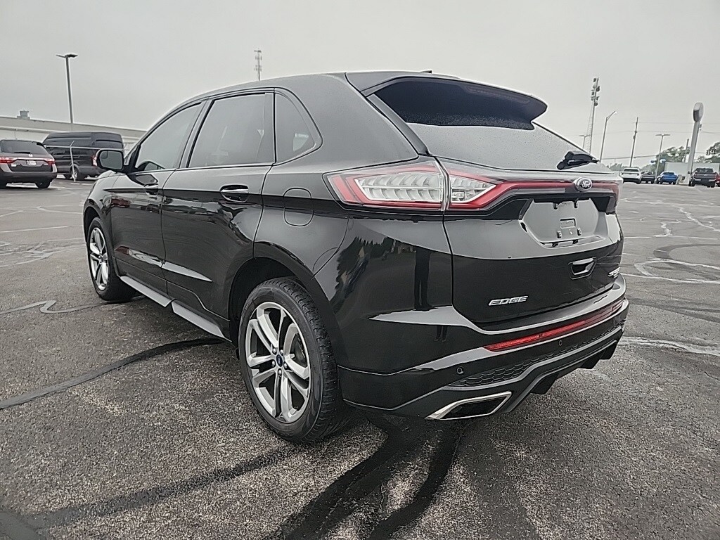 2017 Ford Edge Sport photo 2