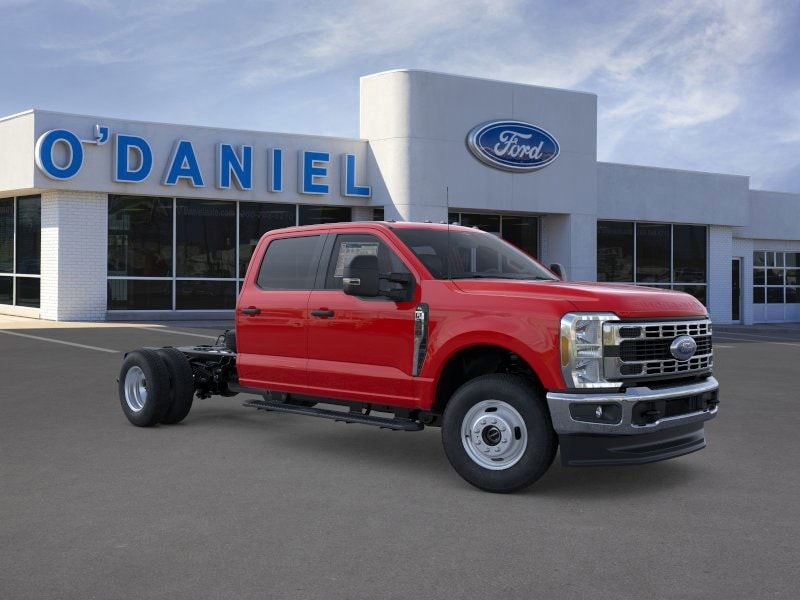 2026 Ford F-350 Super Duty Chassis Cab XL's photo