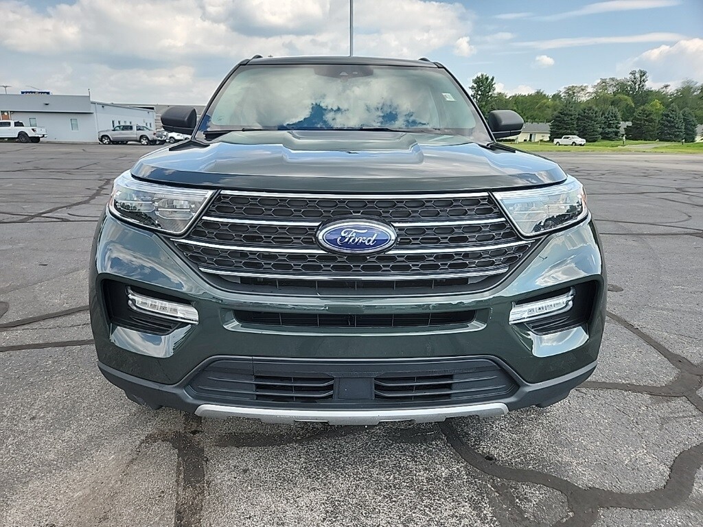 2022 Ford Explorer XLT photo 3