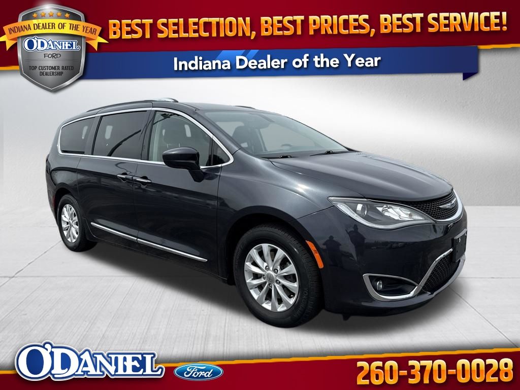 2020 Chrysler Pacifica Touring L's photo