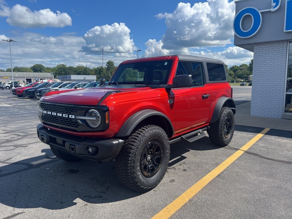 2023 Ford Bronco Wildtrak photo 2