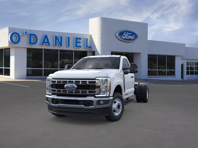 2026 Ford F-350 photo 3
