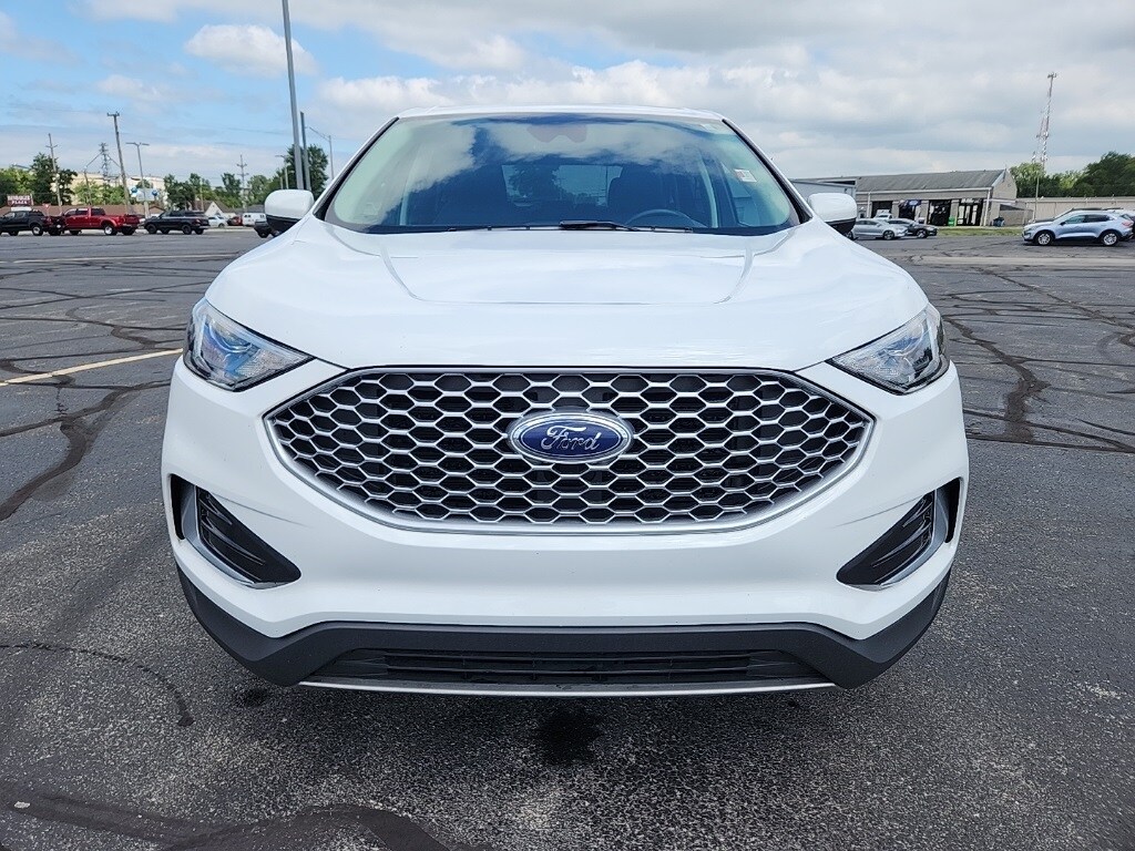 2024 Ford Edge SEL photo 3