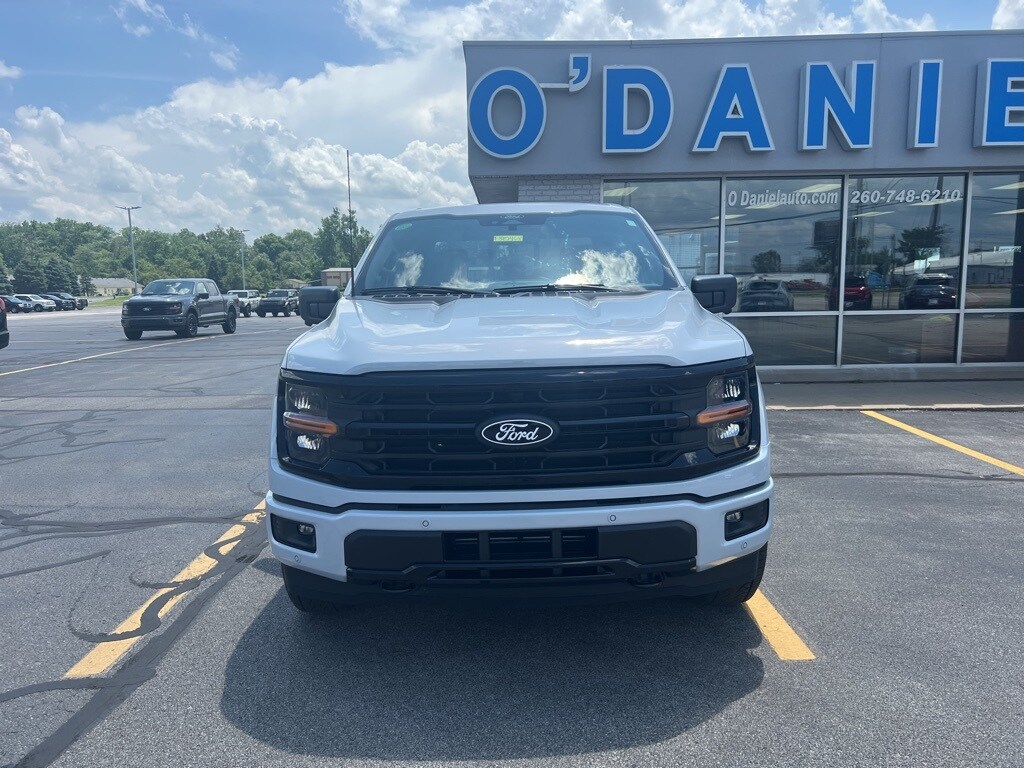 2025 Ford F-150 XLT photo 2