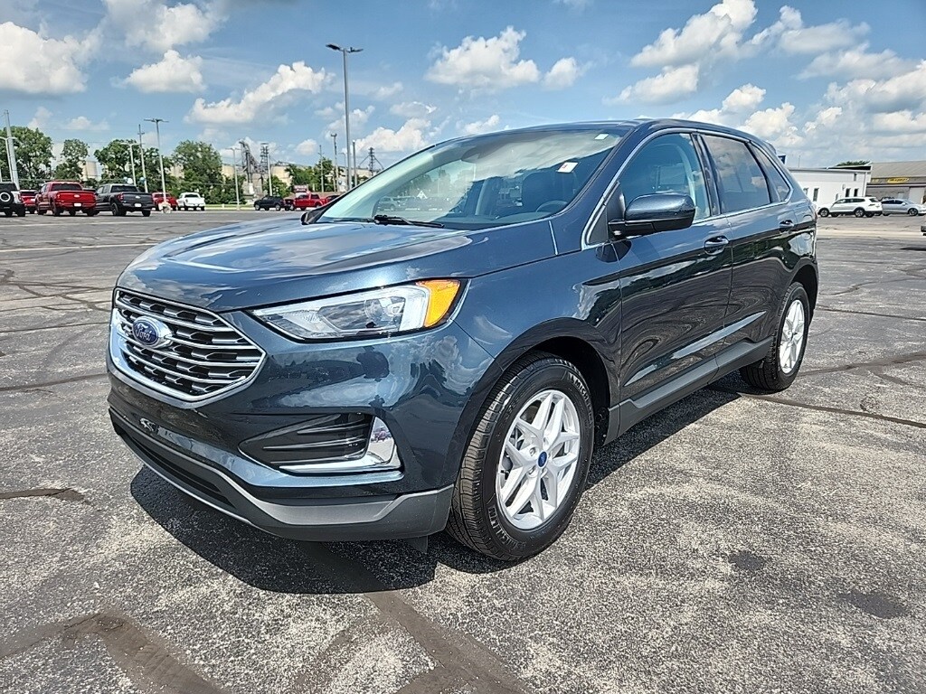 2022 Ford Edge SEL photo 4