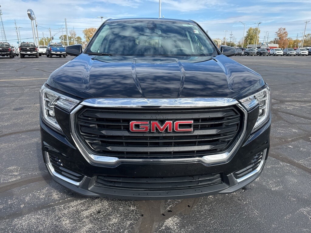 2024 Gmc Terrain SLE photo 3