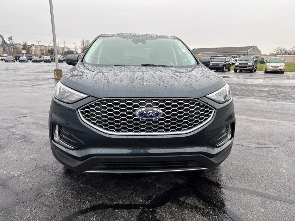 2024 Ford Edge SEL photo 3