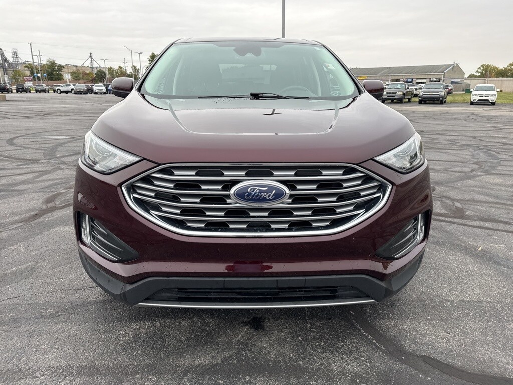 2022 Ford Edge SEL photo 3